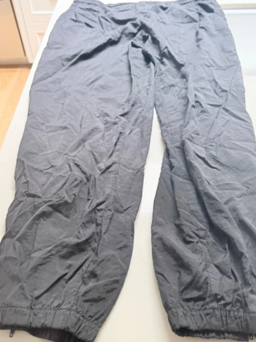 Vintage NIKE nylon crinkle-knit workout pants